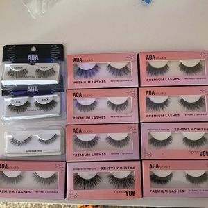 12 pairs of eyelashes